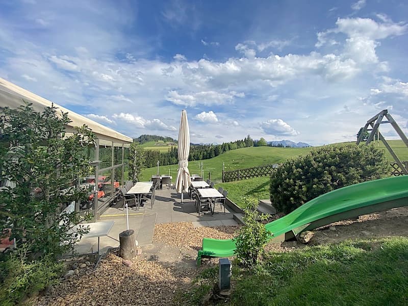 Location ou achat : Restaurant panoramique avec 2 appartements et 1 studio (18)