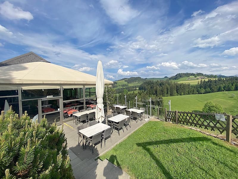 Location ou achat : Restaurant panoramique avec 2 appartements et 1 studio (13)