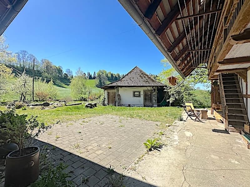Bauernhaus, Stöckli m. 2 Wohnungen, Quellen, Aussicht, Sonne (18)