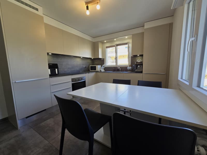 Appartement de 3.5 pces refait à neuf + garage et place de parc : rendement immédiat ! (2)