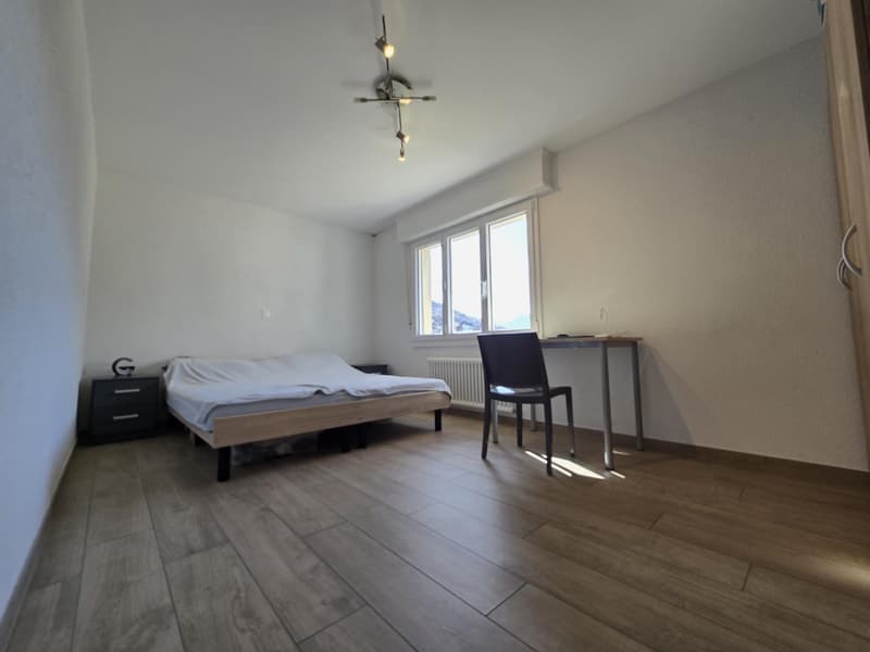 Appartement de 3.5 pces refait à neuf + garage et place de parc : rendement immédiat ! (6)