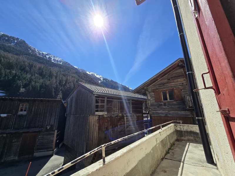 Un projet à imaginer : Maison à rénover au coeur de Praz-de-Fort - beau potentiel de 2 logements (10)