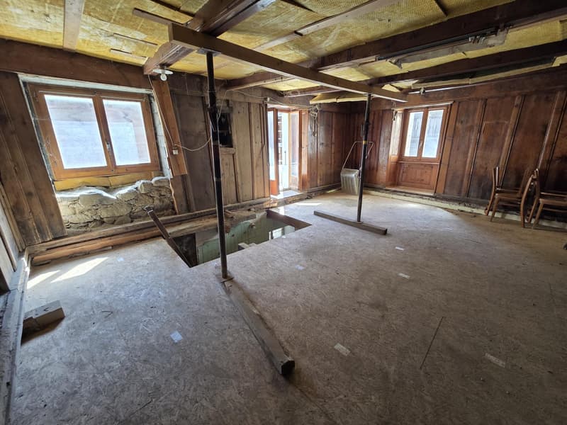 Un projet à imaginer : Maison à rénover au coeur de Praz-de-Fort - beau potentiel de 2 logements (11)