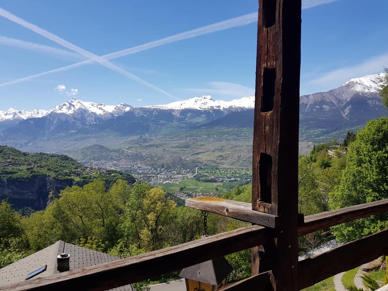 Chalet authentique de 5.5 pces avec mazot, grange et cave à vin sur grand domaine ? Val d'Hérens (1)