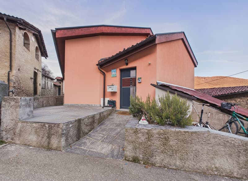 AMPIA CASA MODERNA CON TERRAZZA E UNITA' INDIPENDENTE (22)