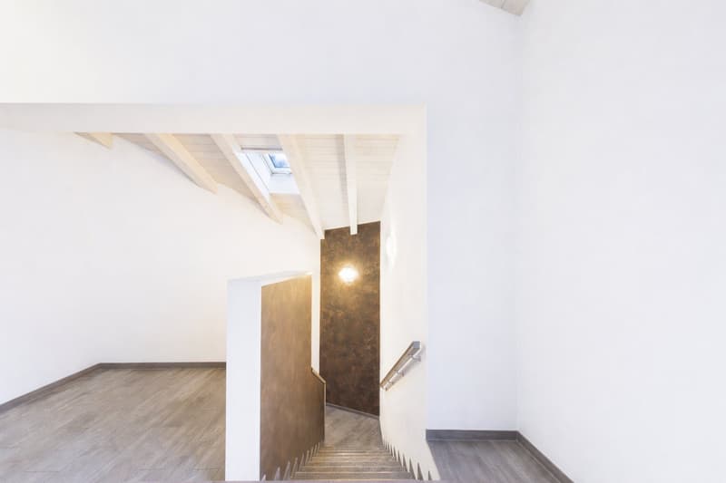 AMPIA CASA MODERNA CON TERRAZZA E UNITA' INDIPENDENTE (7)