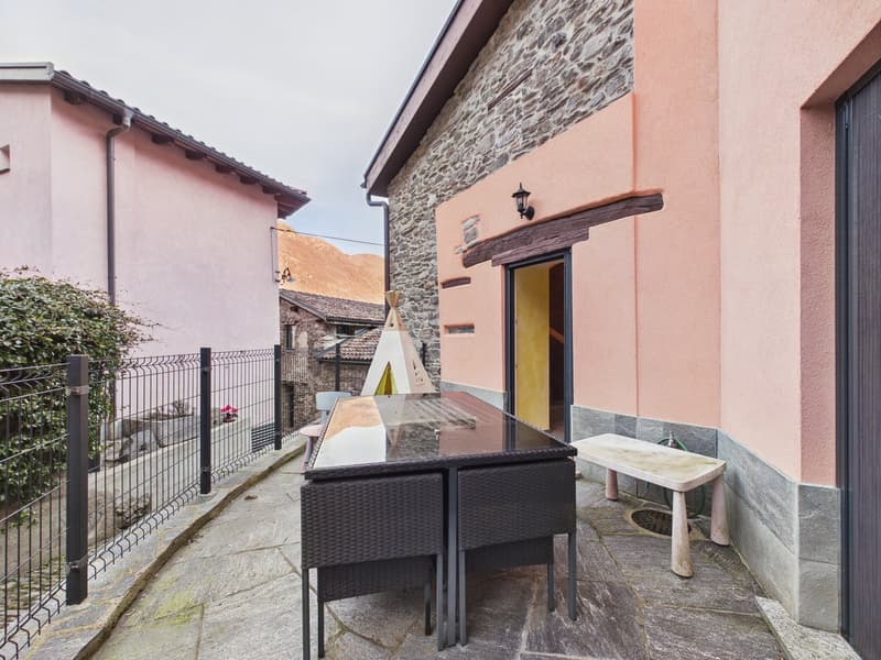 AMPIA CASA MODERNA CON TERRAZZA E UNITA' INDIPENDENTE (19)