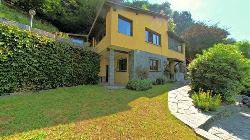 VILLA INDIPENDENTE CON GIARDINO E VISTA APERTA (1)