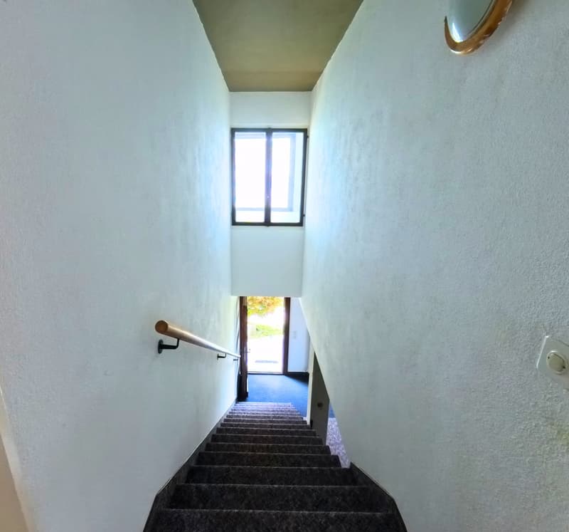 VILLA INDIPENDENTE CON GIARDINO E VISTA APERTA (8)