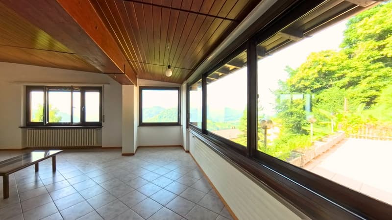 VILLA INDIPENDENTE CON GIARDINO E VISTA APERTA (9)