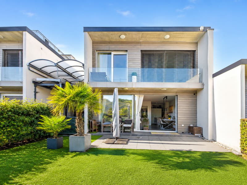 MERAVIGLIOSA CASA CONTIGUA CON GIARDINO E ROOFTOP-MÖGLICH ALS ZWEITWOHNSITZ (1)