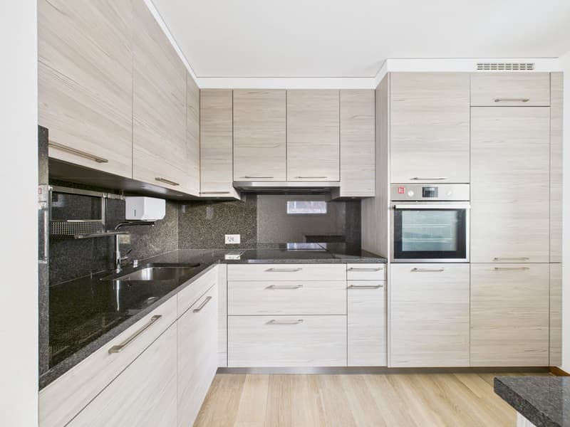 ELEGANTE APPARTAMENTO DI 4,5 LOCALI IN RESIDENZA SIGNORILE (8)