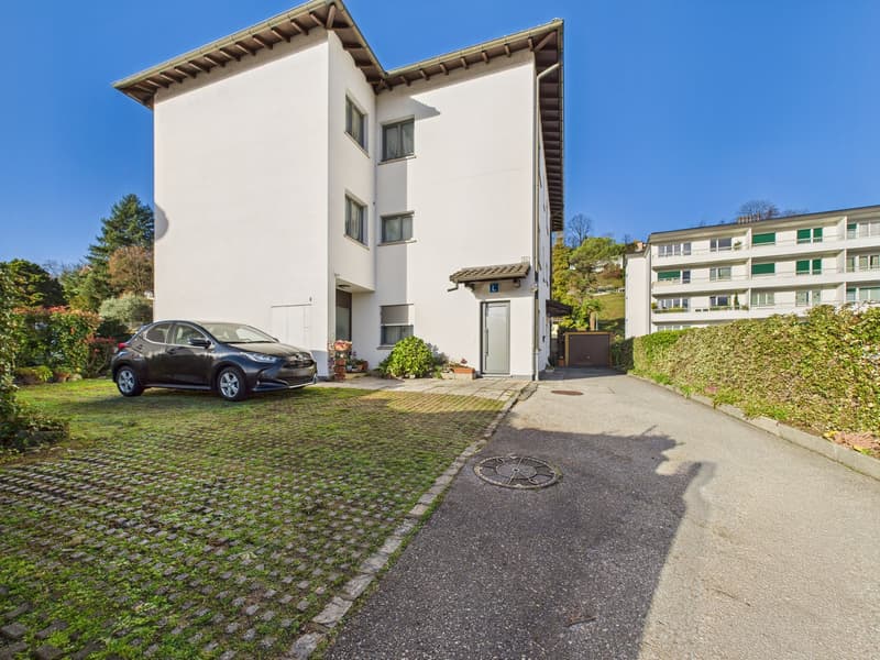 AMPIO E RAFFINATO APPARTAMENTO DI 4.5 LOCALI CON INGRESSO INDIPENDENTE (24)