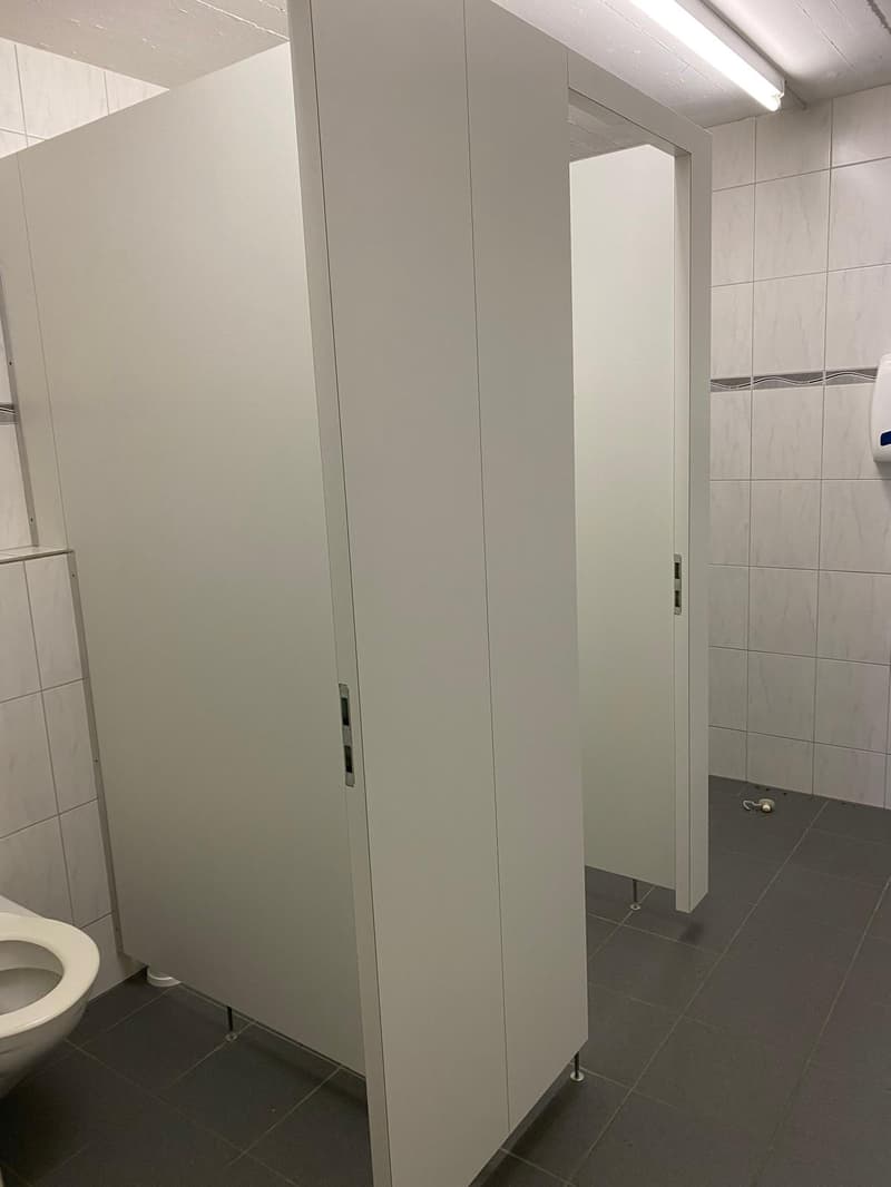 Helles Büro (110m2) mit Lager (45m2) an zentraler Lage in Täuffelen (12)
