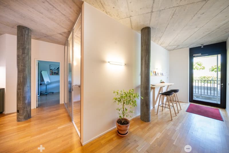 VIELSEITIGE 5-ZIMMER-EINHEIT AN TOPLAGE IN INTERLAKEN – WOHNEN ODER ARBEITEN MIT STIL (5)