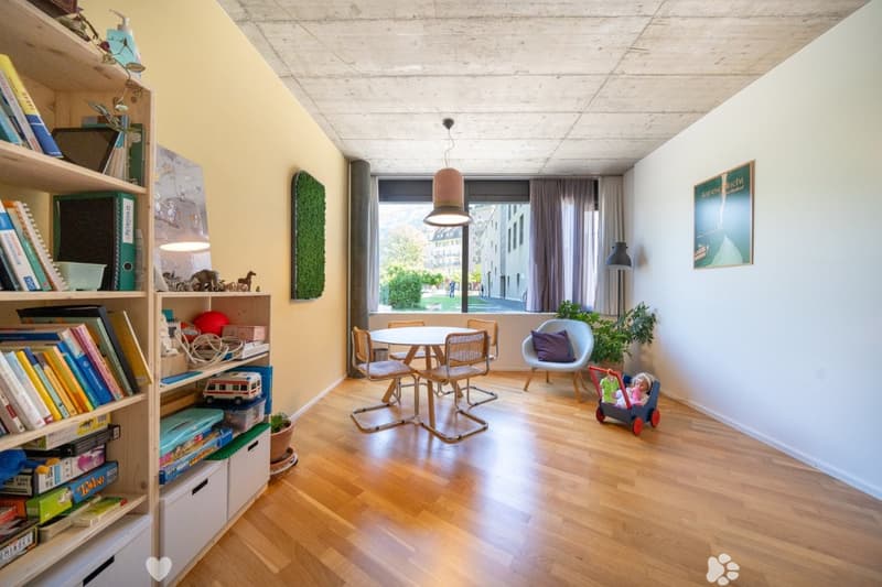 VIELSEITIGE 5-ZIMMER-EINHEIT AN TOPLAGE IN INTERLAKEN – WOHNEN ODER ARBEITEN MIT STIL (4)