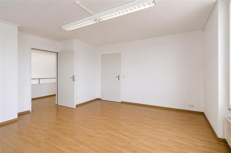 Licht, Raum und Lebensqualität: 6.5 Zimmer Attika-Maisonettewohnung (3)