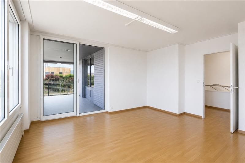 Licht, Raum und Lebensqualität: 6.5 Zimmer Attika-Maisonettewohnung (5)