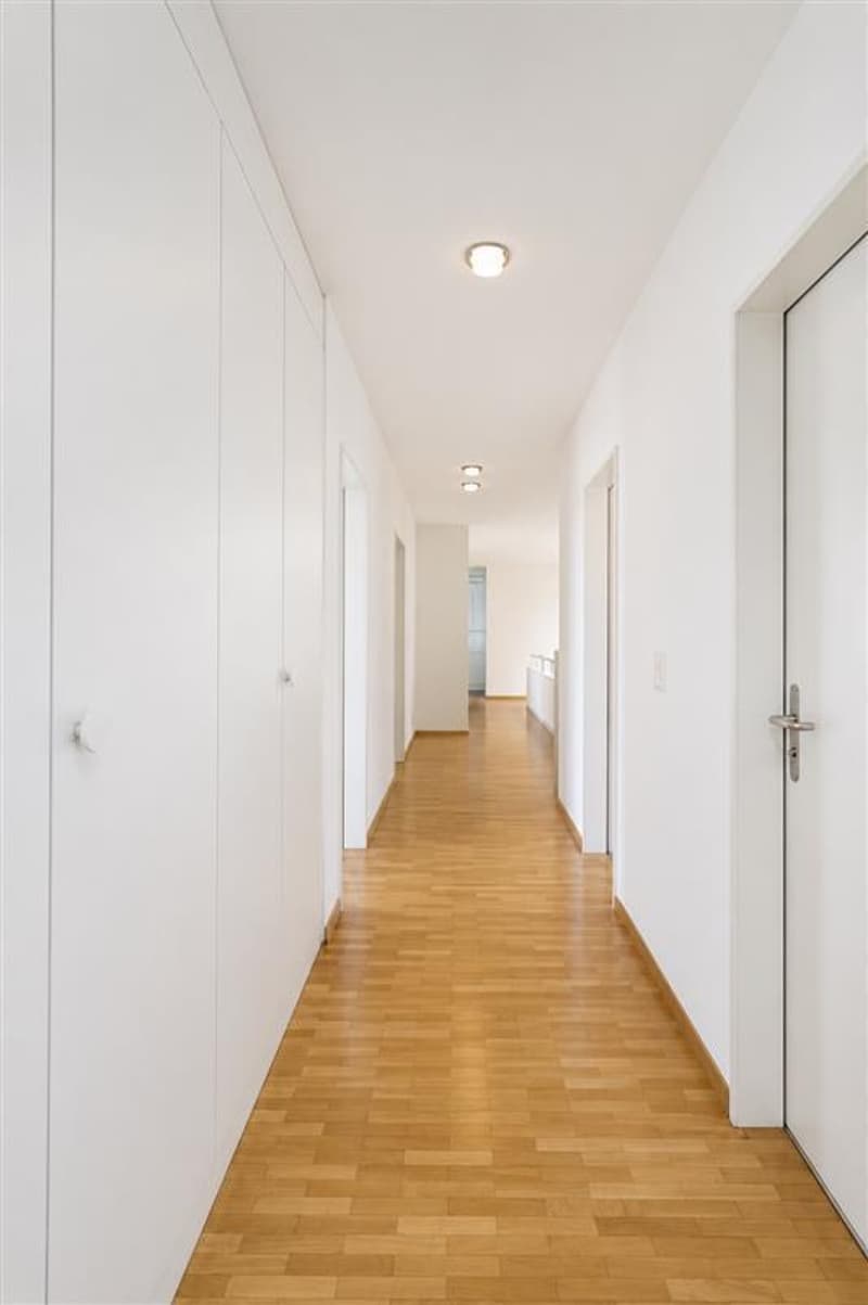 Licht, Raum und Lebensqualität: 6.5 Zimmer Attika-Maisonettewohnung (7)