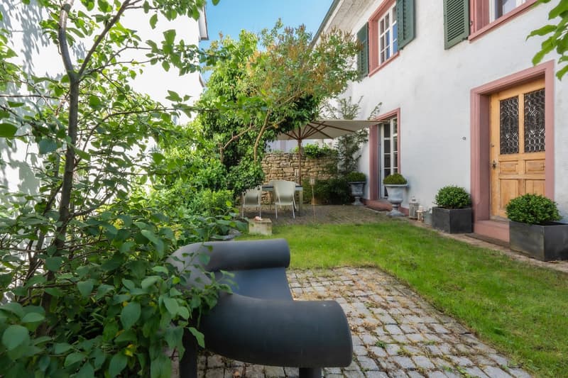 Stilvolle Basler Stadtvilla mit Garten und ausgebautem Dachgeschoss (10)