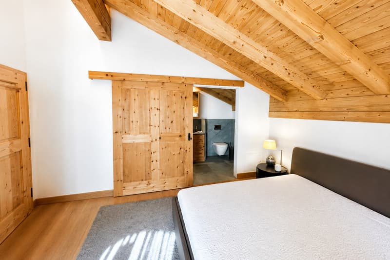 Saisonmiete: 5.5 Zimmer Dachwohnung mit Hotelanbindung (9)