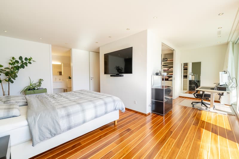 Elternzimmer mit Ankleide und Badezimmer en Suite