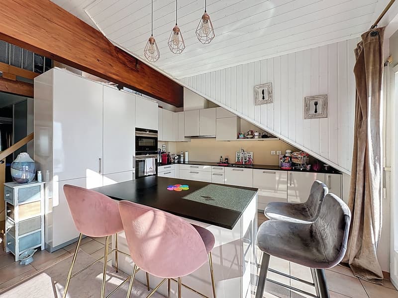 Charmant appartement en attique de 3.5 pièces à Savigny (2)