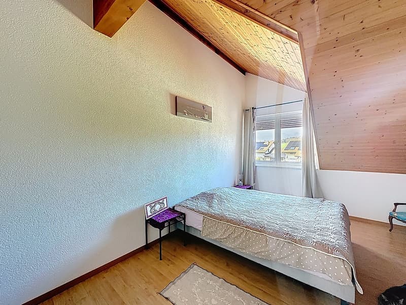 Charmant appartement en attique de 3.5 pièces à Savigny (9)