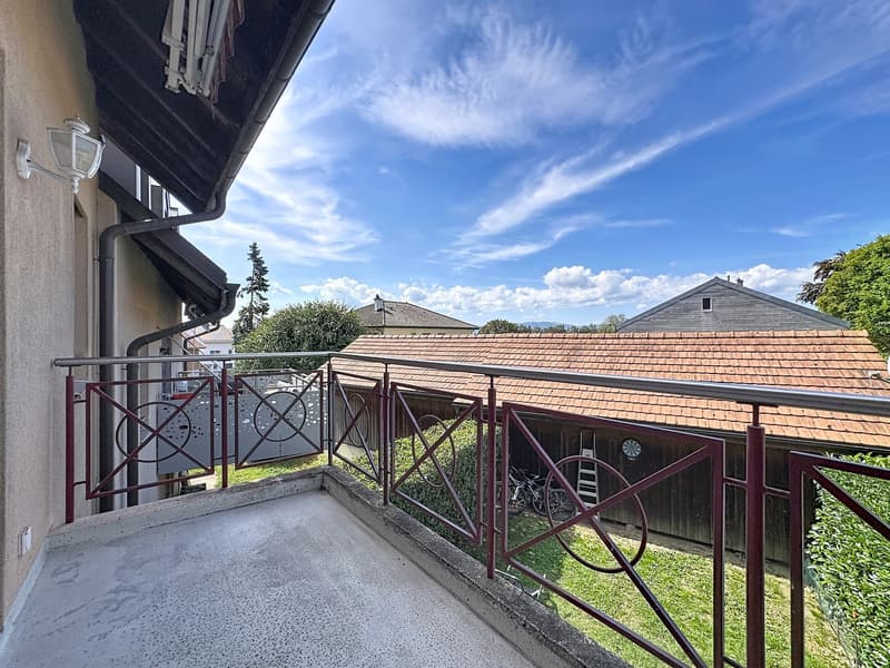 Libre de suite – 3.5 pièces traversant, balcon et calme villageois (2)