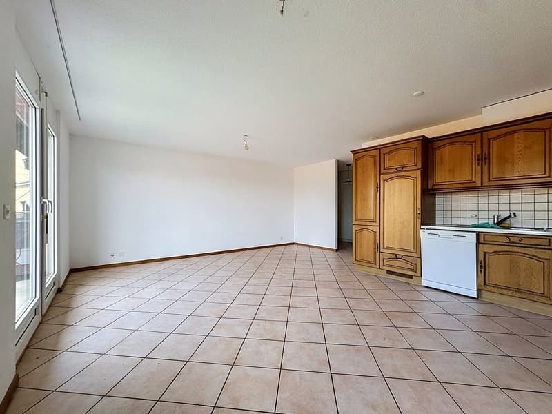 Libre de suite – 3.5 pièces traversant, balcon et calme villageois (1)