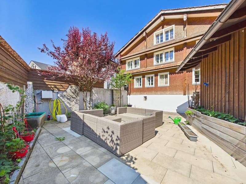 7.5 Zimmer Einfamilienhaus mit Wintergarten, Sitzplatz und 2 Garagenboxen! (3)