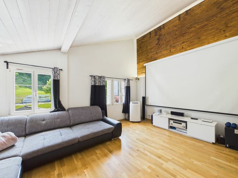 7.5 Zimmer Einfamilienhaus mit Wintergarten, Sitzplatz und 2 Garagenboxen! (9)