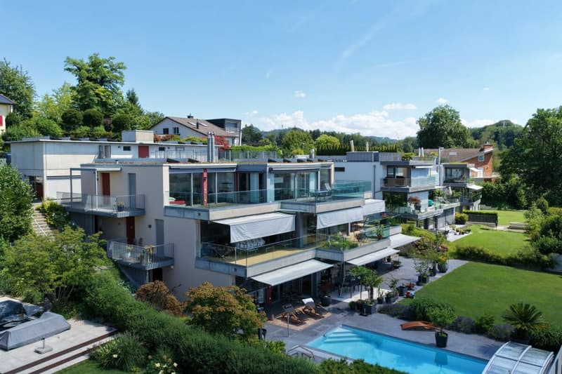 Exklusive 6.5-Zimmer-Maisonette-Terrassenwohnung mit Alpenpanorama & 75 m² Sonnenterrasse (3)