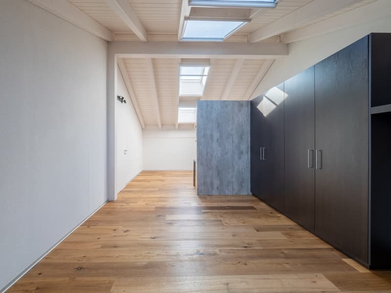 Attique 5.5 pièces avec grande terrasse et dégagement – 198 m² habitables (7)