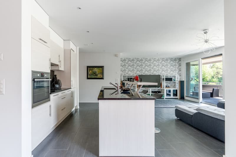 Appartement 5.5 pièces au dernier étage – calme, lumineux et idéalement situé à Givisiez (5)