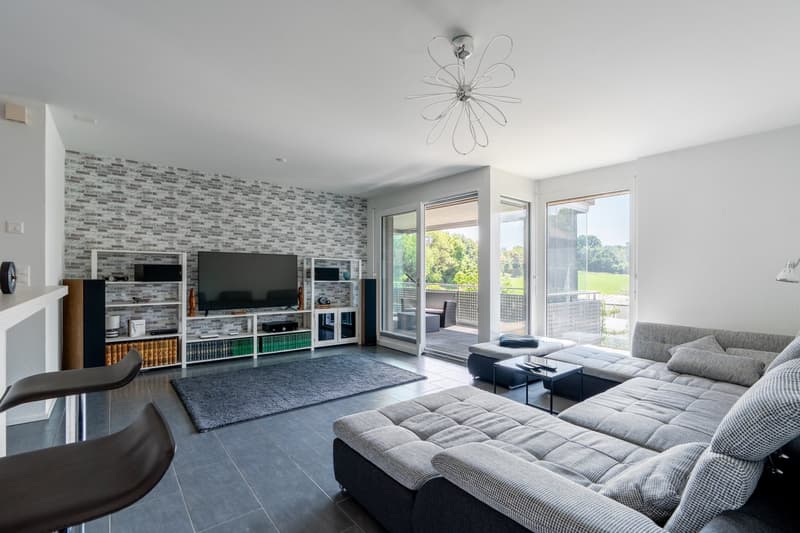 Appartement 5.5 pièces au dernier étage – calme, lumineux et idéalement situé à Givisiez (3)
