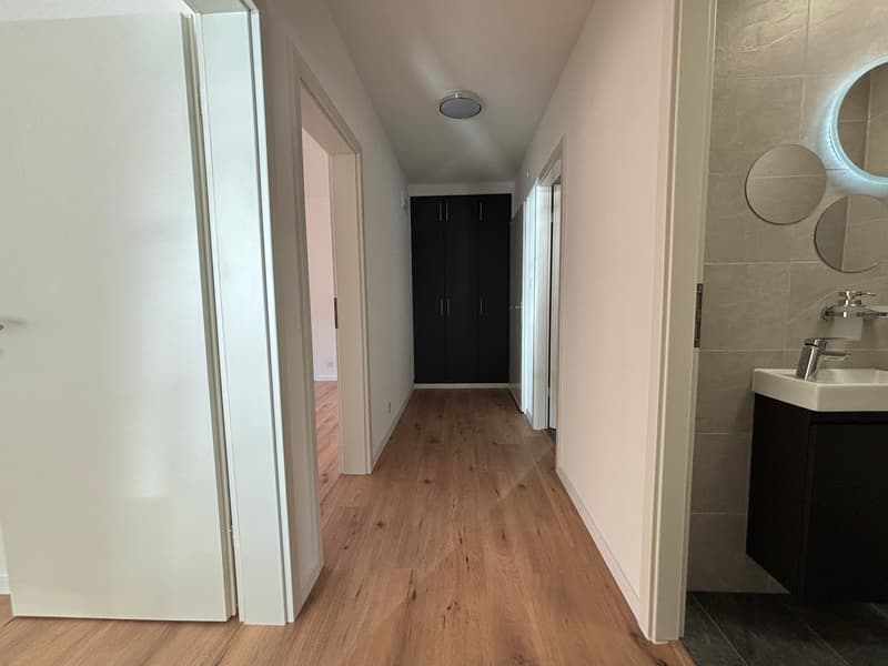 Appartement de 2.5 pièces lumineux et entièrement rénové à Matran – disponible immédiatement (2)