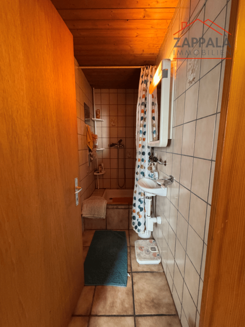 Charming semi-detached house in central location of Hölstein - spacious, well-maintained and with a view of the Vordere Frenke (15)