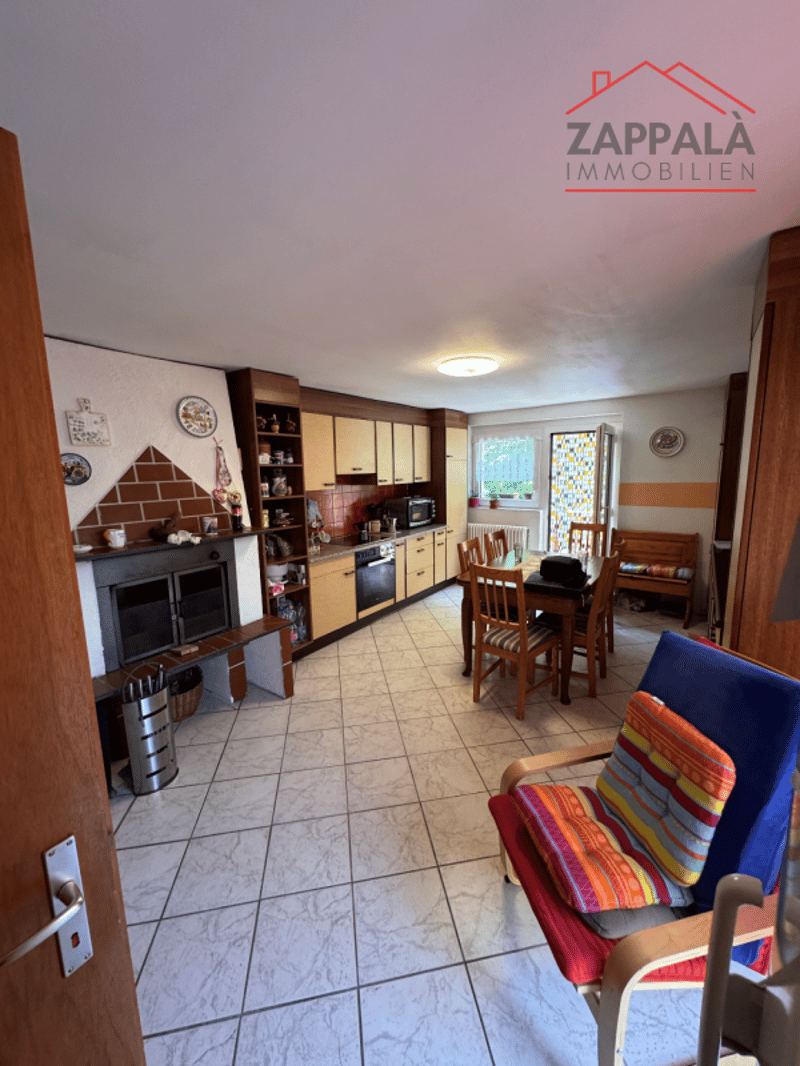 Charming semi-detached house in central location of Hölstein - spacious, well-maintained and with a view of the Vordere Frenke (12)