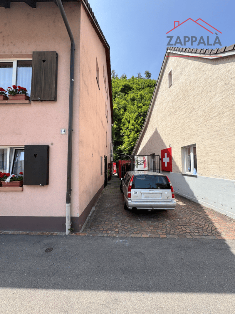 Charming semi-detached house in central location of Hölstein - spacious, well-maintained and with a view of the Vordere Frenke (26)