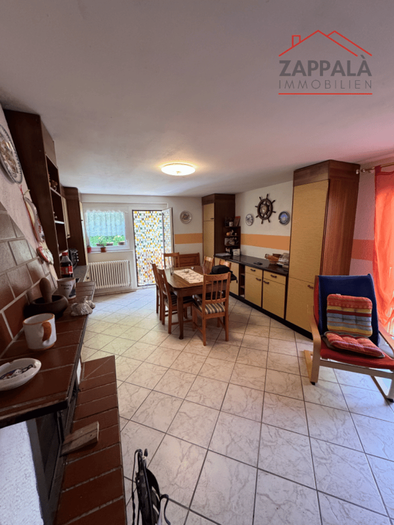 Charming semi-detached house in central location of Hölstein - spacious, well-maintained and with a view of the Vordere Frenke (13)
