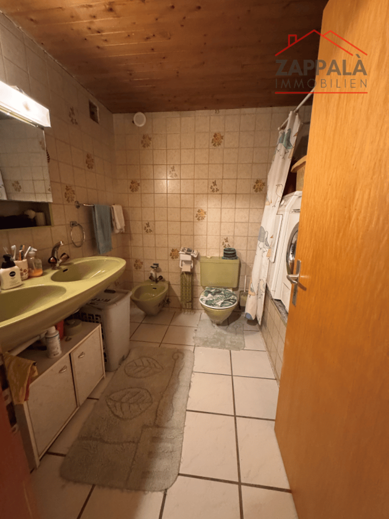 Charming semi-detached house in central location of Hölstein - spacious, well-maintained and with a view of the Vordere Frenke (16)