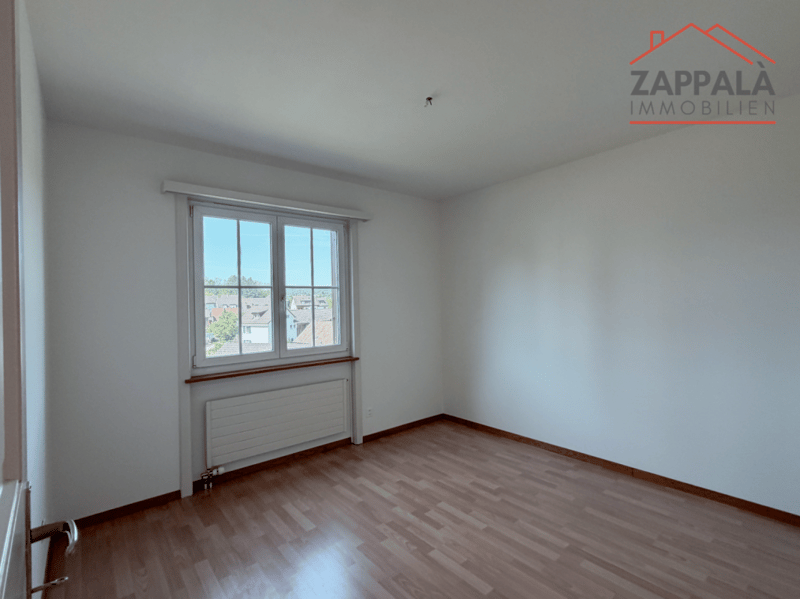 Elegante 4-Zimmer-Wohnung im Erdgeschoss In Schönenbuch (7)