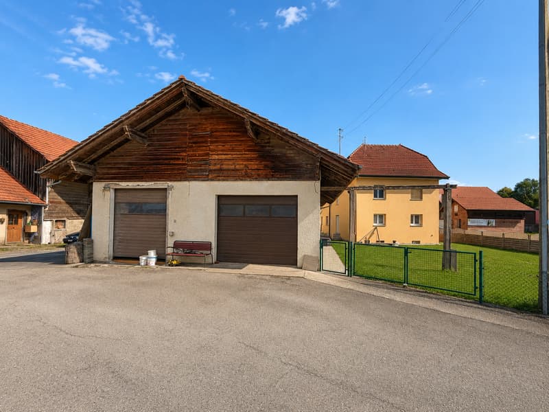 Maison rénovée 150 m² + 2 garages (162 m²) | Chénens (11)