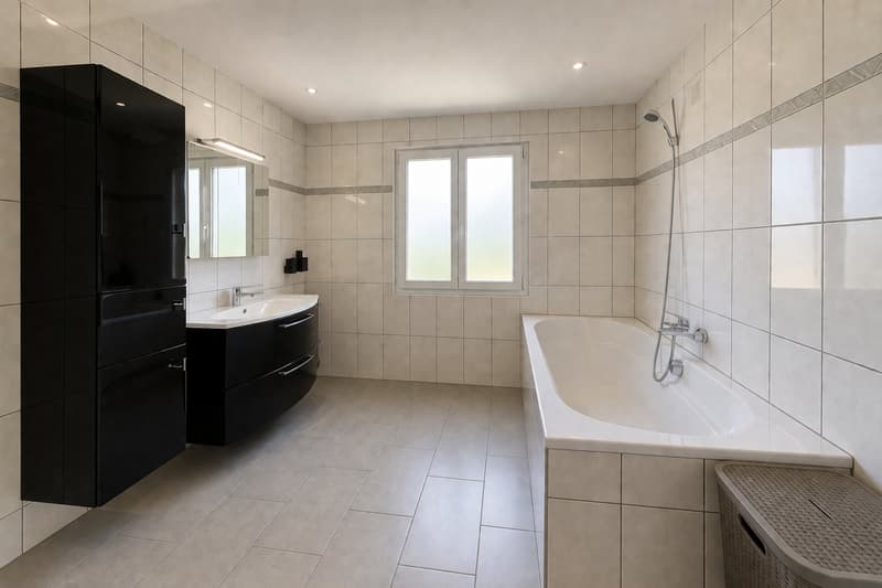 Maison rénovée 150 m² + 2 garages (162 m²) | Chénens (6)