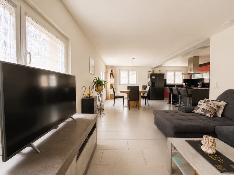 Maison rénovée 150 m² + 2 garages (162 m²) | Chénens (9)