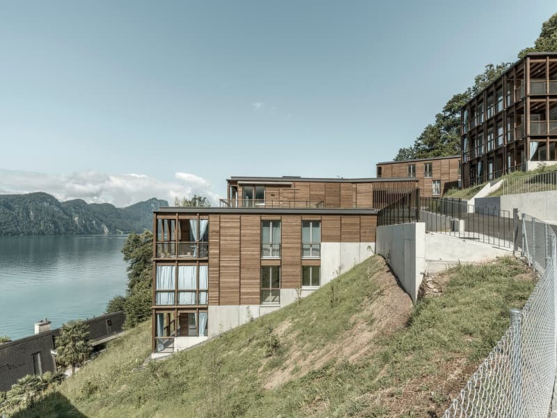 Exklusive 4.5-Zimmer-Maisonettewohnung in Vitznau – Wohnen mit Seeblick (8)