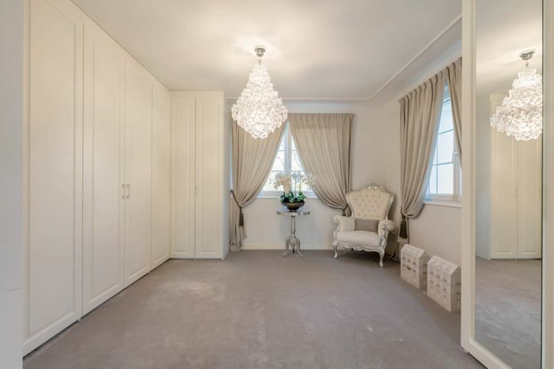 Elegantes Landhaus mit grosszügigen Nebenflächen (11)