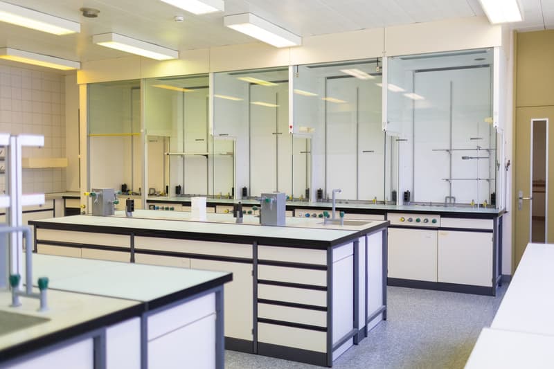 Laboratoires équipés (8)