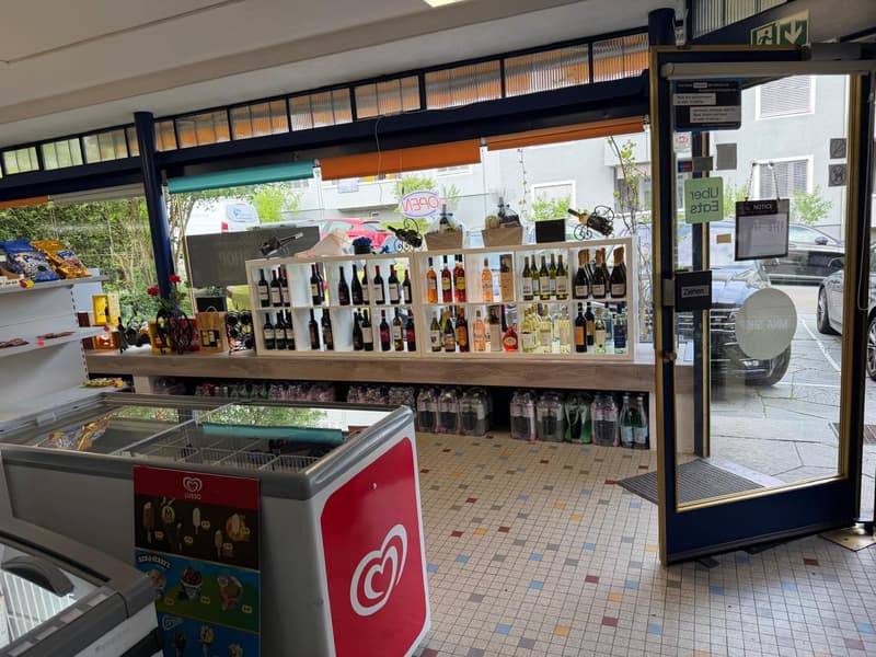 Magasin établi dans un emplacement central de Wallisellen (3)